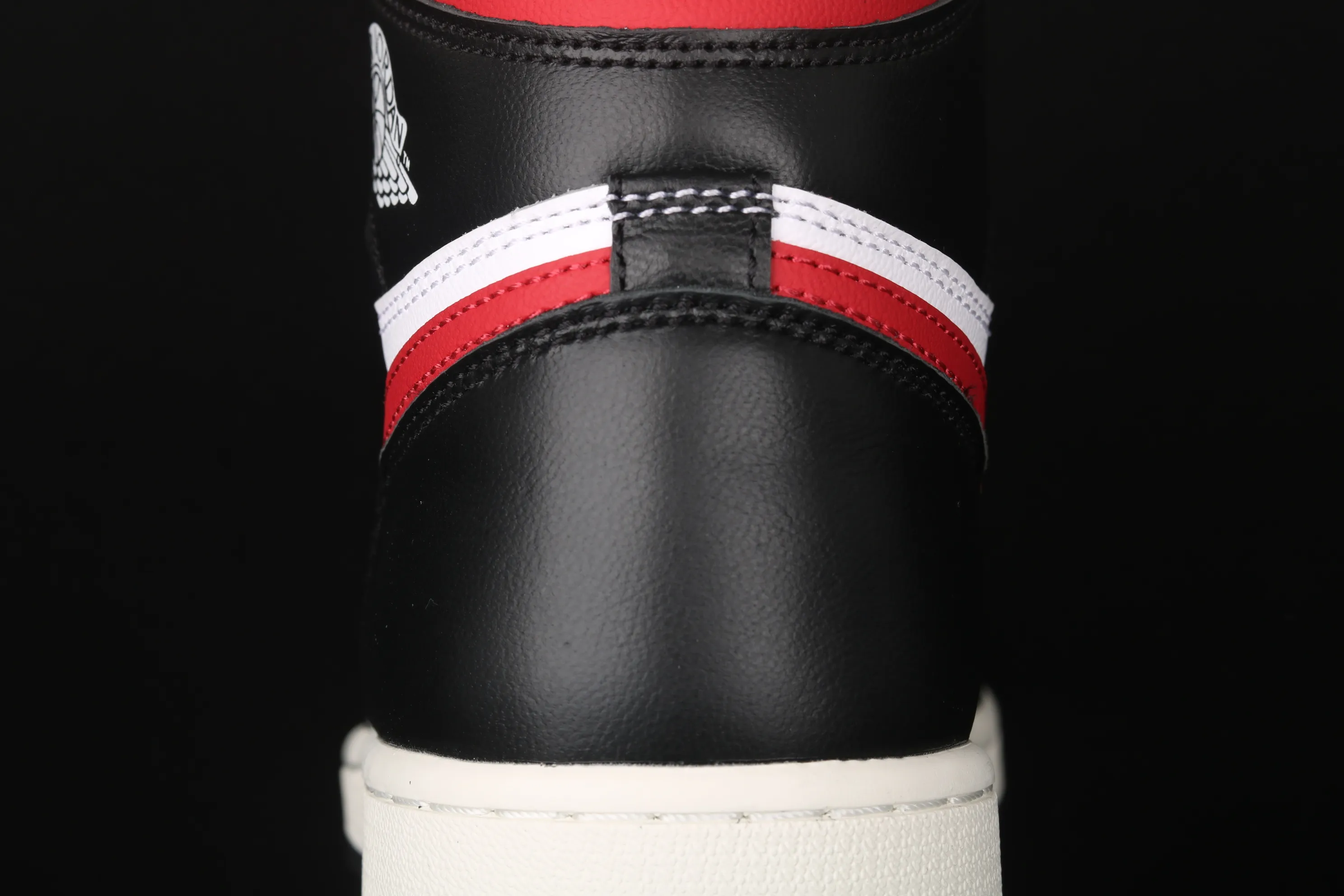 All categories Air Jordan Jordan series basketball shoes Air Jordan 1 High H version Air Jordan 1 Retro High OG "Gym red" AJ1 Joe 1 black and white red 555088-061